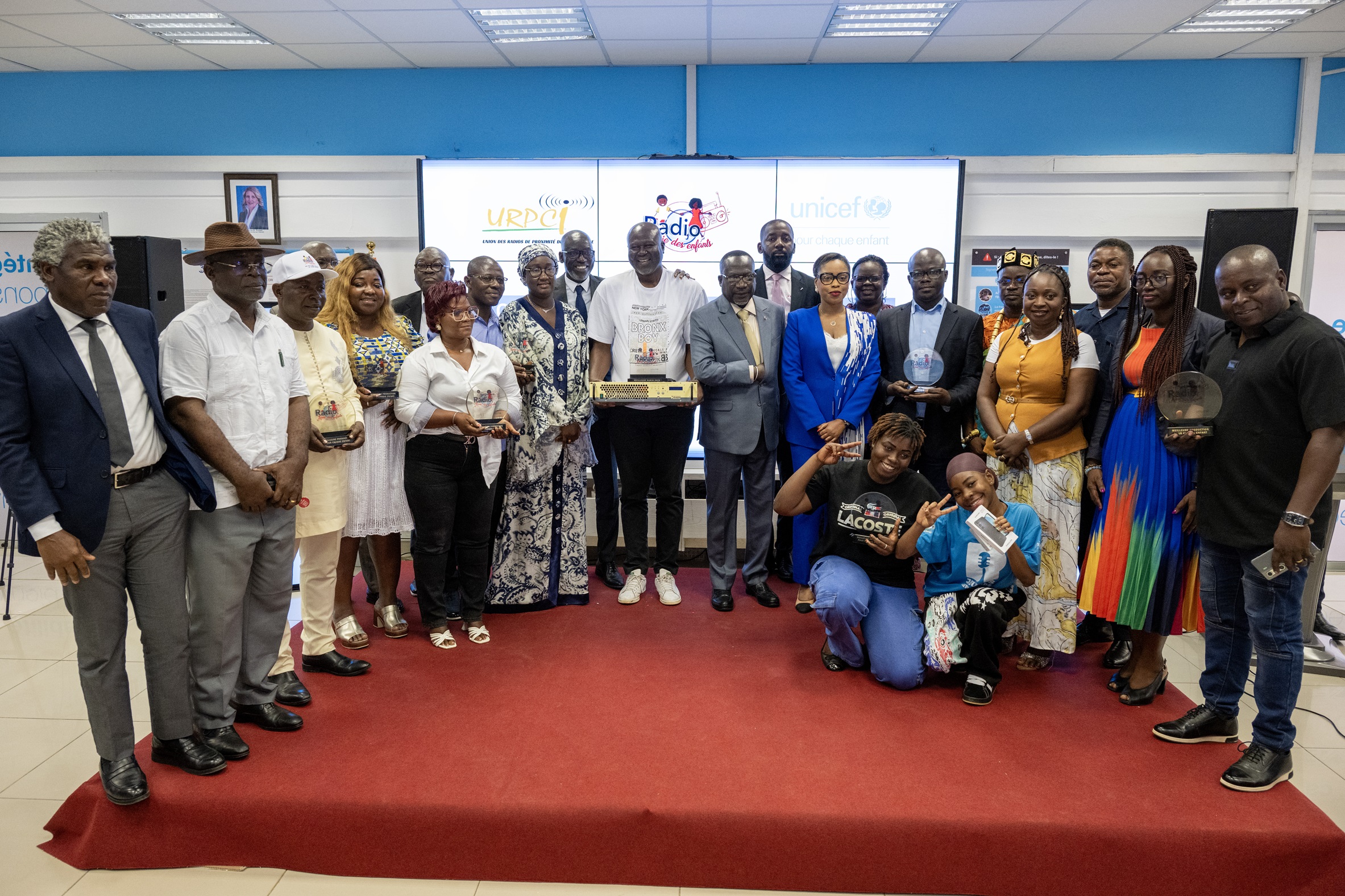 Concours Radio Amie des Enfants/ les lauréats ont reçu leurs prix
